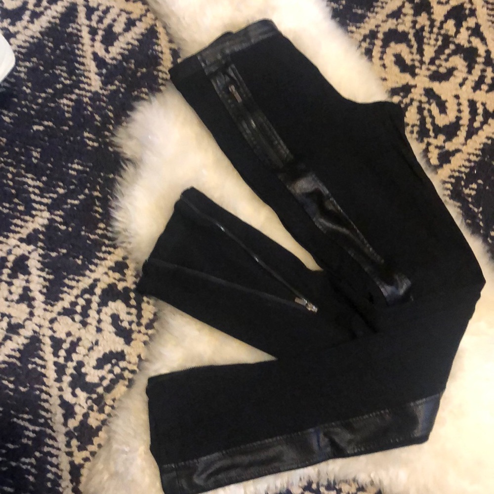 Bcbg leather detail leggings